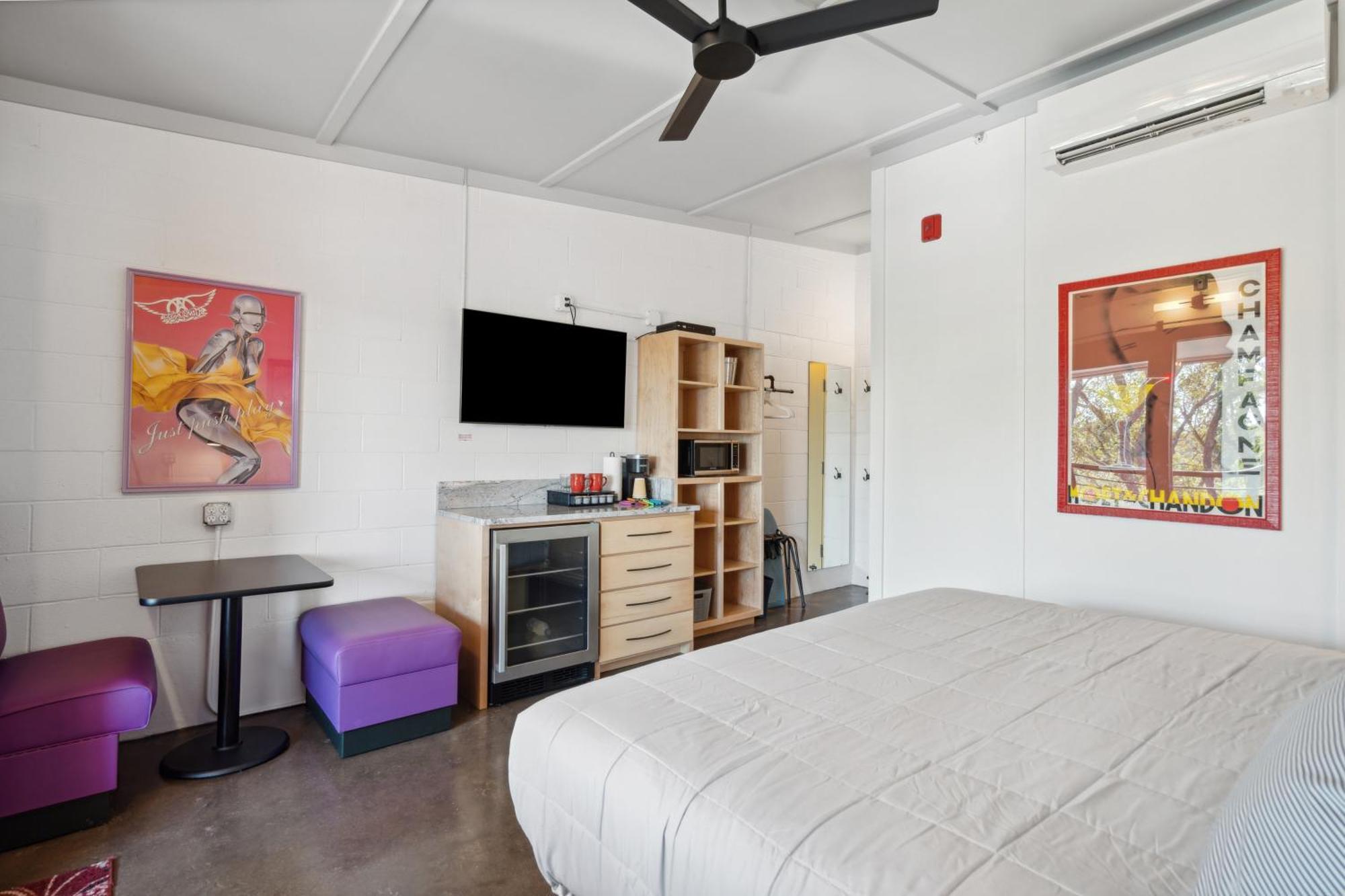 Boutique Vera Hotel In The Heart Of Folly Beach Bagian luar foto