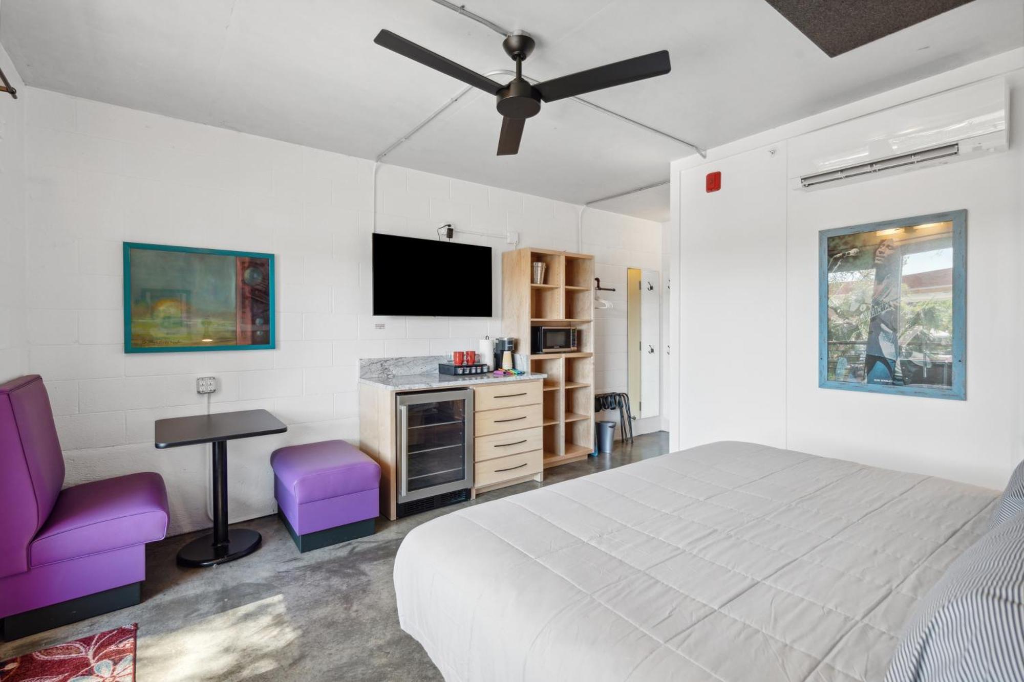 Boutique Vera Hotel In The Heart Of Folly Beach Bagian luar foto