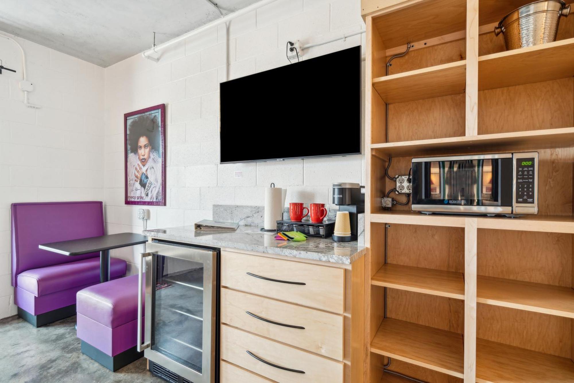 Boutique Vera Hotel In The Heart Of Folly Beach Bagian luar foto