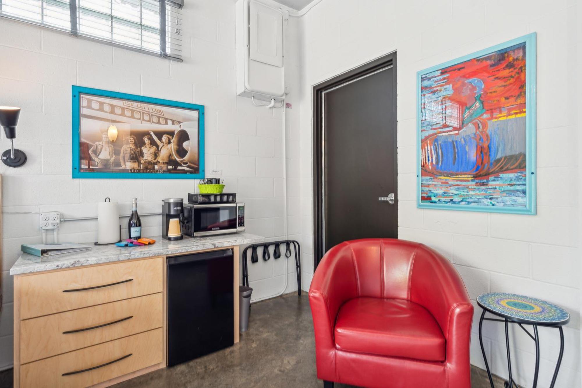 Boutique Vera Hotel In The Heart Of Folly Beach Bagian luar foto